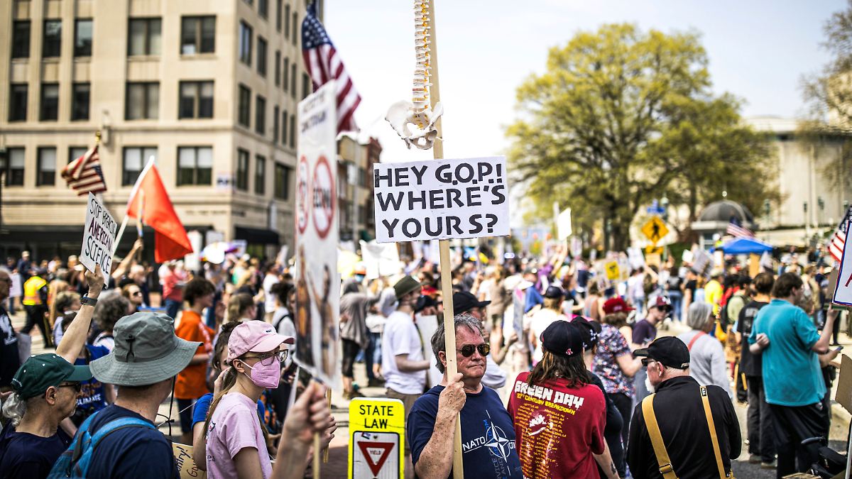 Sorge um die Demokratie: Landesweite Proteste in den USA gegen Donald Trump