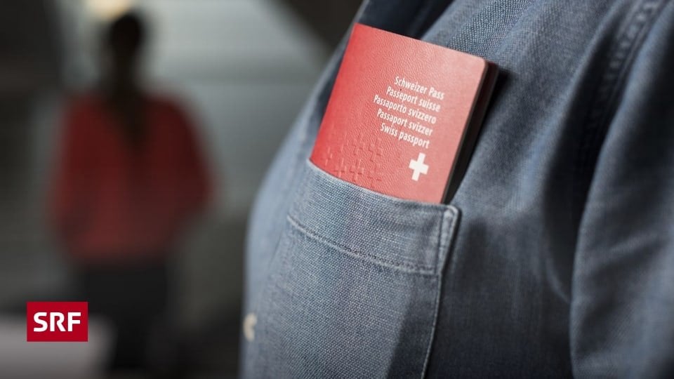 Schweizerinnen und Schweizer müssen zum Test antreten. Wer ihn nicht besteht, muss nachsitzen, wer ihn besteht, soll von einer Steuererleichterung profitieren. So will der Bund sicherstellen, dass das Schweizer Volk über das gleiche Wissen verfügt, wie Einbürgerungswillige.