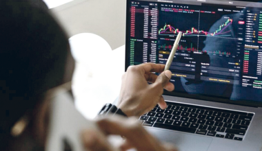 Índice do medo de Wall Street aproxima-se de máximos da pandemia mas adiar das tarifas gera queda forte