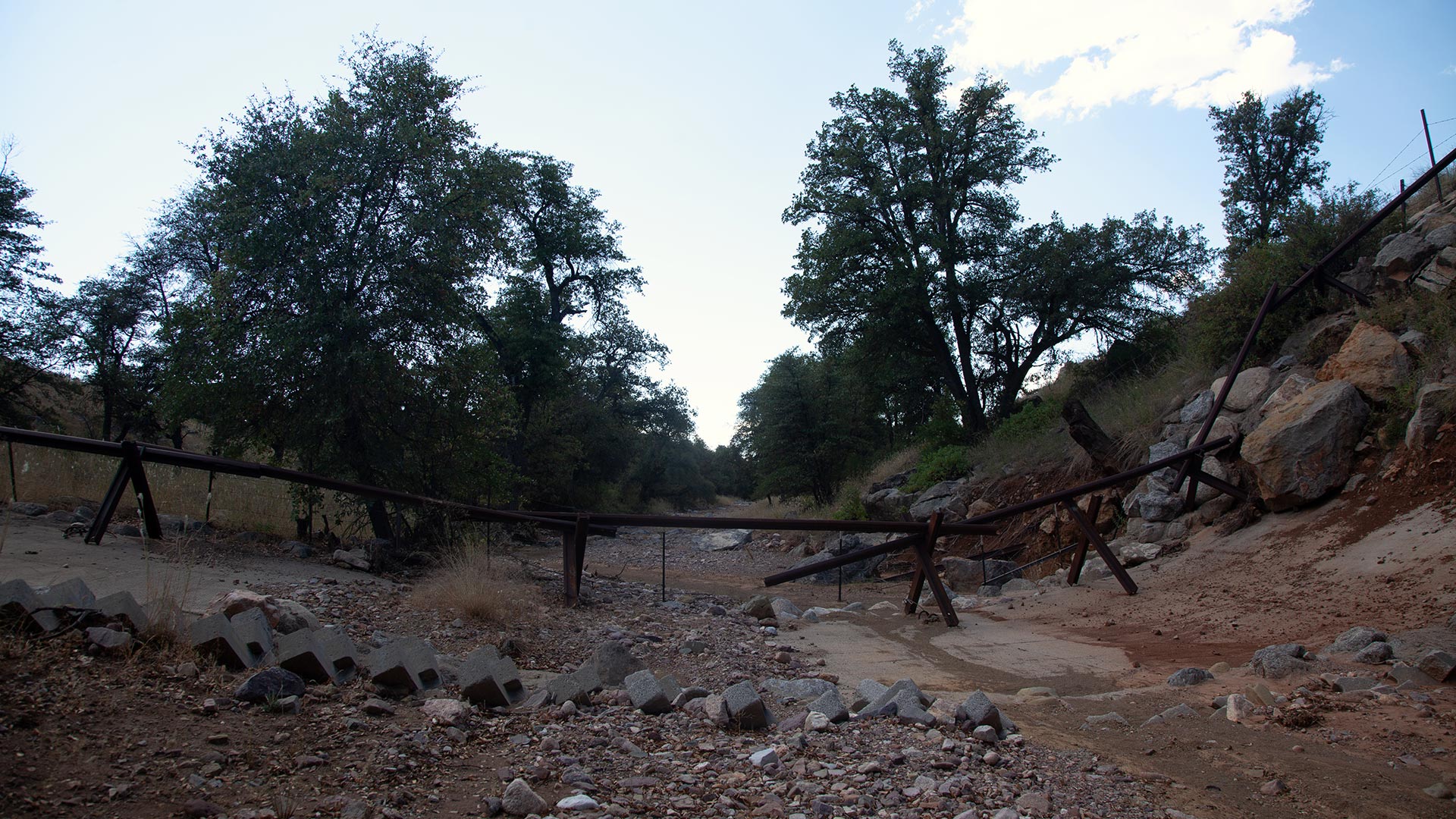 Border Barriers SR Valley