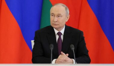 Vladimir Putin offers to halt Ukraine invasion along current front line