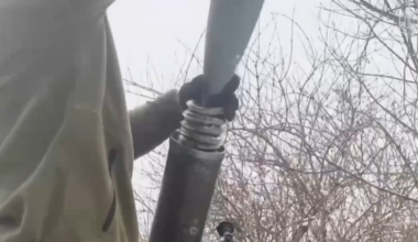 Ukraine's "Svoboda" Battalion score direct hit on group of Russian infantry with 120mm mortar, Siversk direction [Jan 2025]