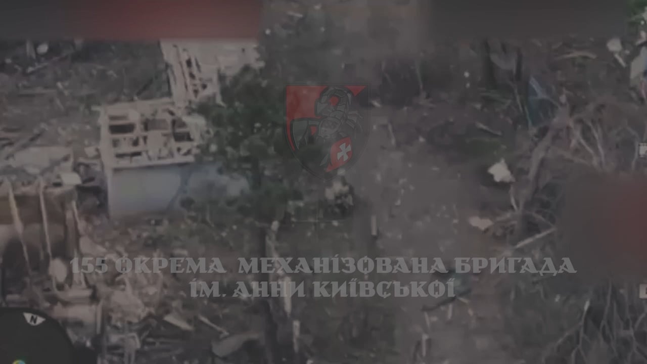 Three Russian soldiers were ambushed and neutralized in a brief firefight. In a separate incident, two more attempted to storm a building held by Ukrainian