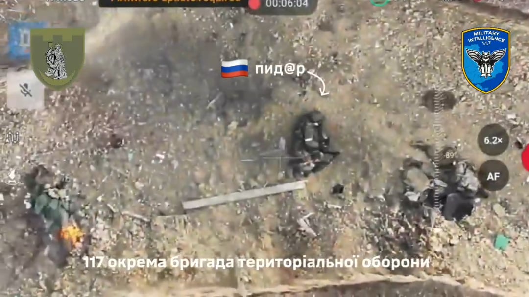 NSFW/NSFL: Russian soldier, surrounded by dead comrades, blew himself up. Observed by Ukrainian drones of the 117th TDF Brigade. Toretsk, April 2025