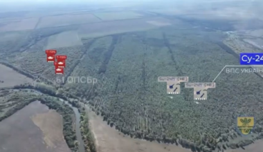 Ukrainian SU-24Ms destroys Russian tank platoon