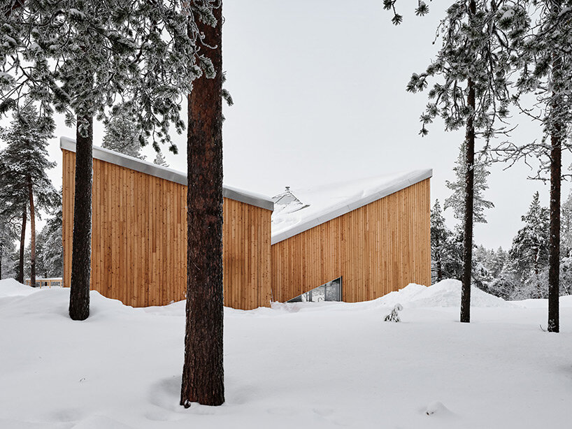 the cliffhanger: pirinen & salo's remote home cantilevers over the forests of northern finland