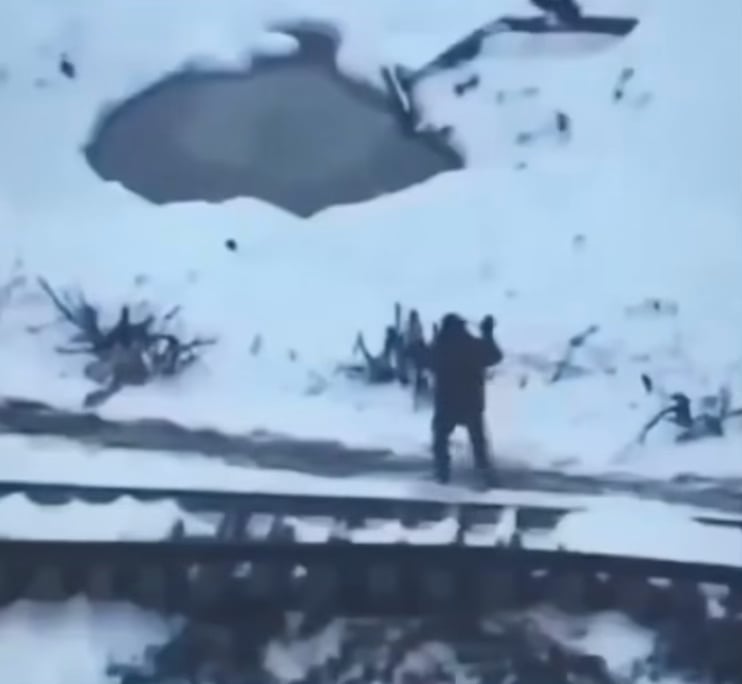 Ukrainian drone operator kills a surrendering soldier