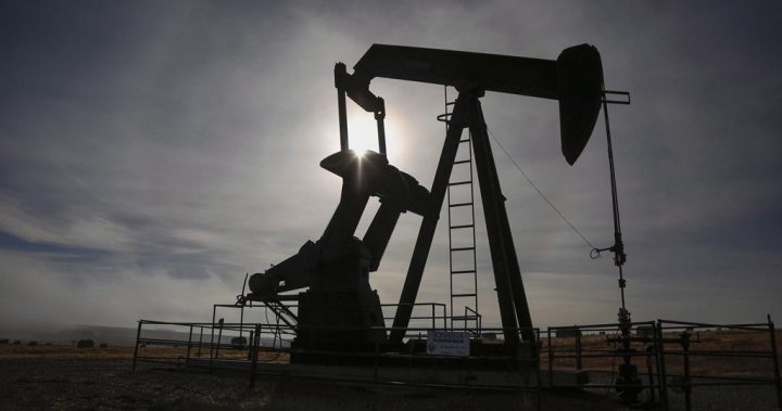 Sharp drop in global crude oil prices drags down Canadian energy stocks