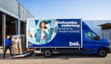 Webwinkel Bol gaat concurrentie aan met PostNL met eigen bezorgservice: ‘Dit zet verhoudingen op scherp’