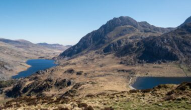 Ogwen Valley to Llanberis via Y Garn.