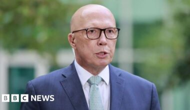 Australia opposition leader ditches plan to end work from home