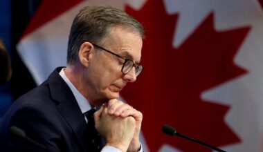 Bank of Canada holds key interest rate at 2.75% despite weakening inflation, as tariff war threatens global economy