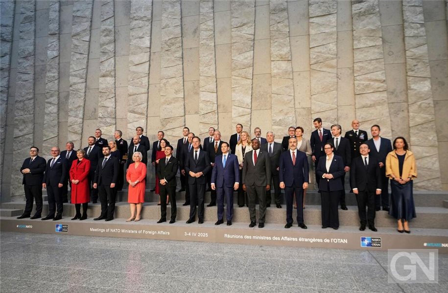 Kiew will von Nato stärkeren Druck auf Moskau Die Nato-Außenminister beraten in Brüssel. Foto: Virginia Mayo/AP/dpa