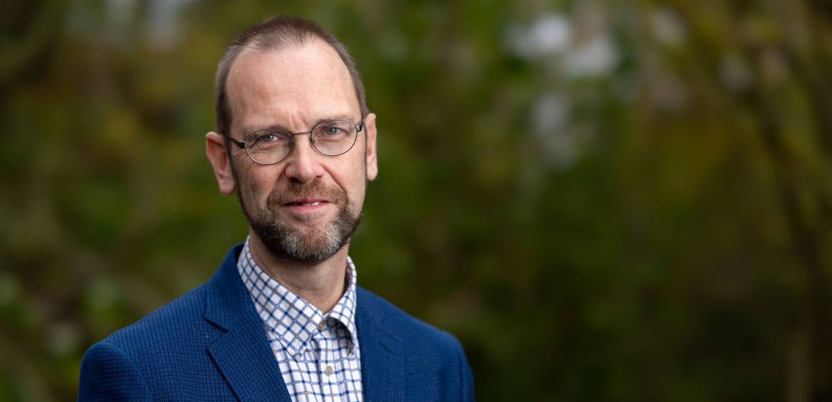 Dr. Marten Visser