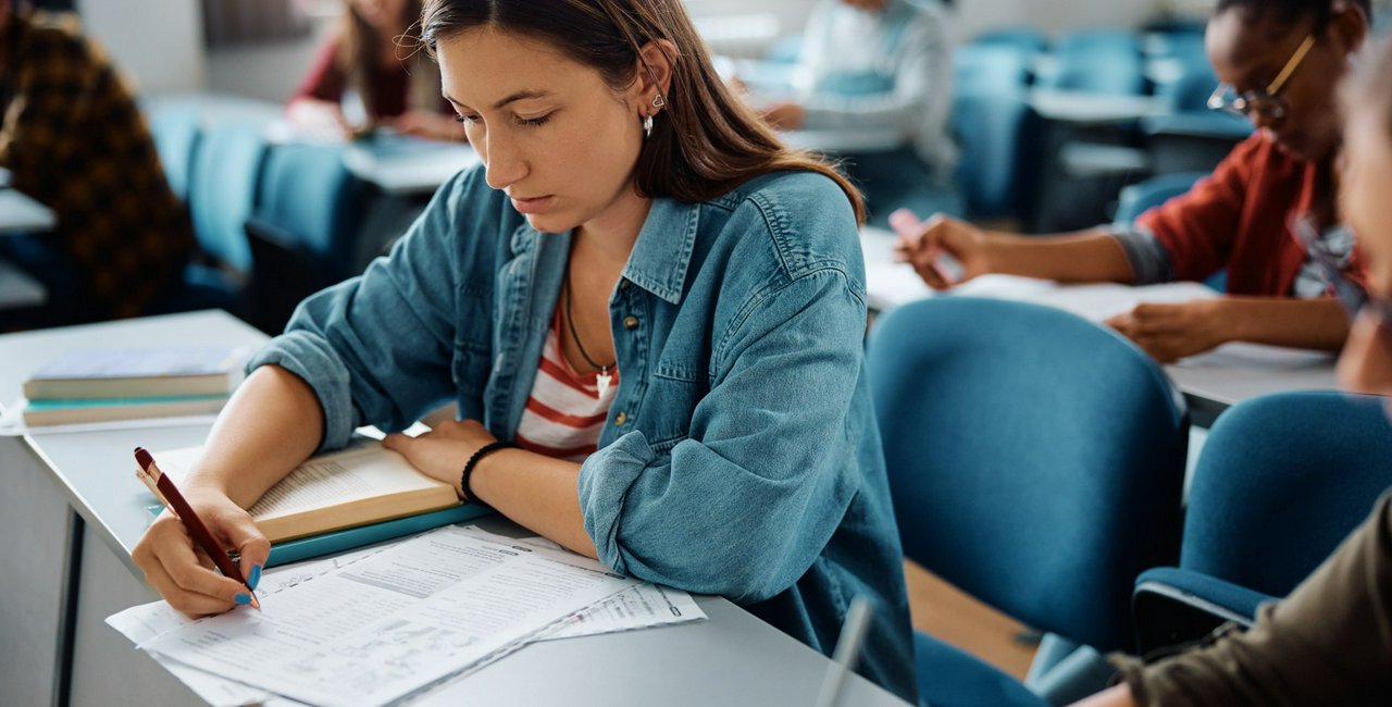 Record number of foreigners apply for Czech citizenship exams