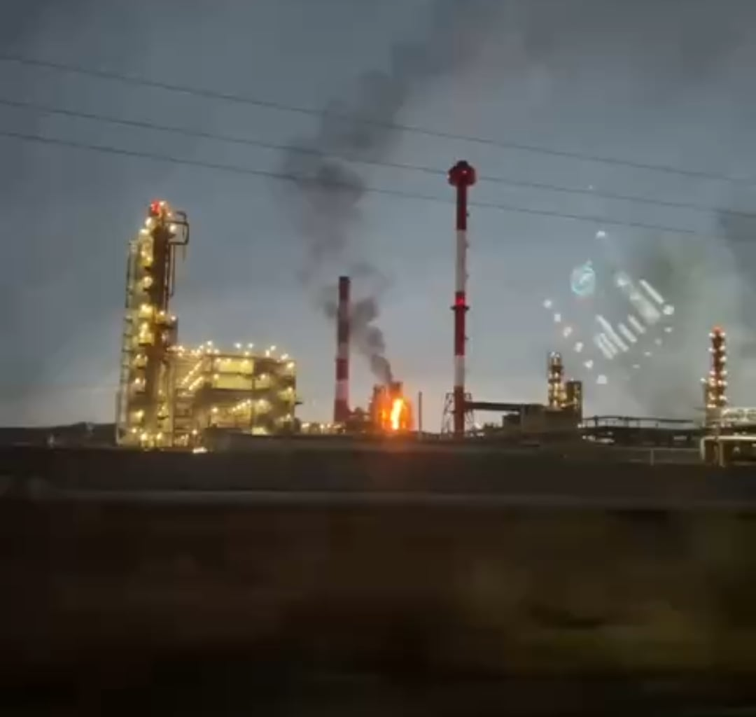 A fire broke out at a refinery in Komsomolsk-on-Amur. The fire area is 300 square meters.