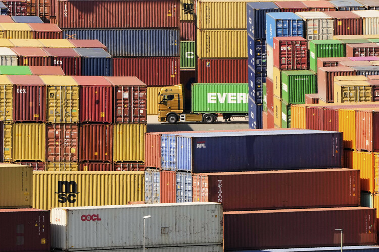 Bulgarian Politicians, Business Persons React to Trump's Tariffs