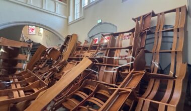 Israel-Hasser verwüsten Uni in Berlin: Bänke zu Barrikaden aufgetürmt | Regional