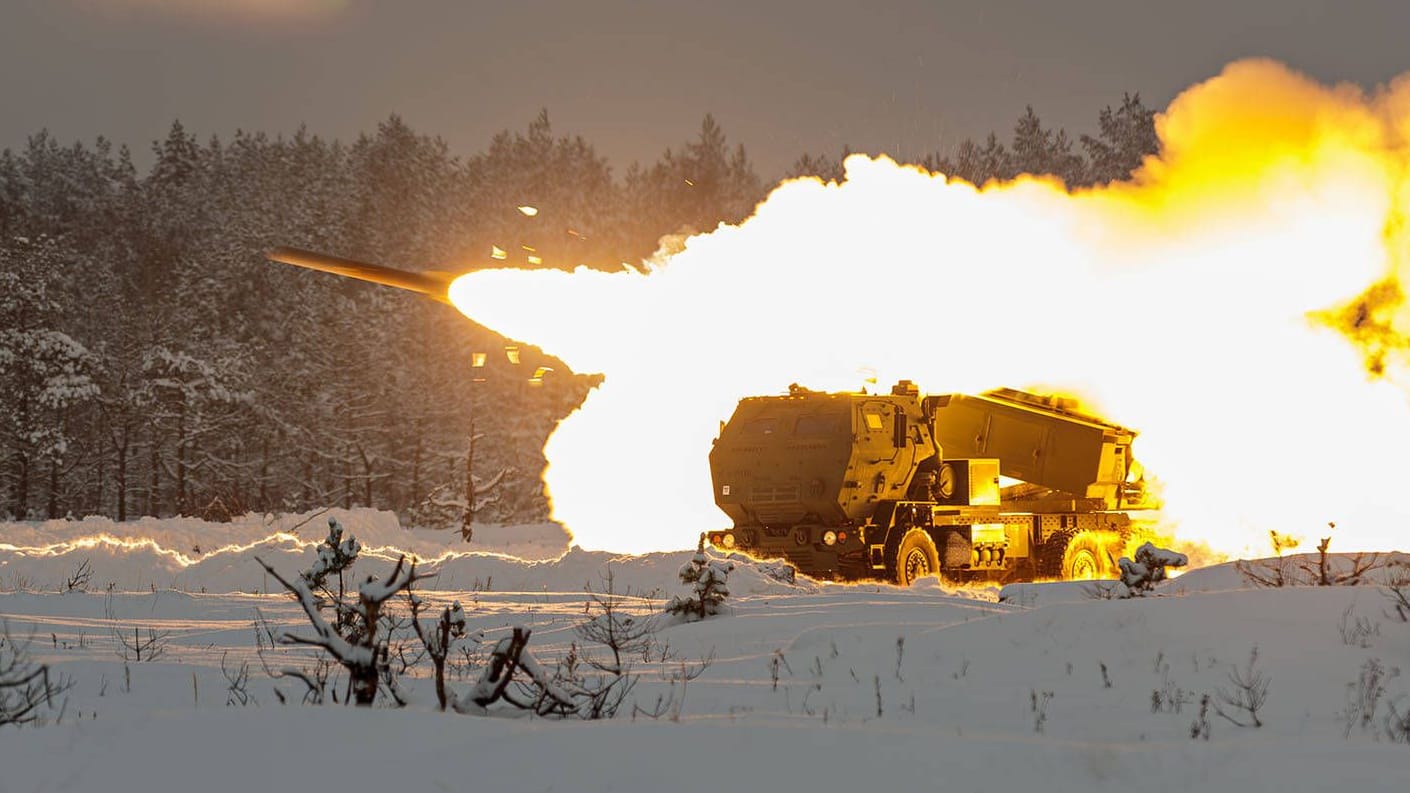 Ein US-amerikanischer HIMARS-Raketenwerfer (Symbolbild): Als Gegenleistung für die Waffenlieferung will Washington Zugriff auf die Rohstoffvorkommen der Ukraine. Ein US-amerikanischer HIMARS-Raketenwerfer (Symbolbild): Als Gegenleistung für die Waffenlieferung will Washington Zugriff auf die Rohstoffvorkommen der Ukraine.