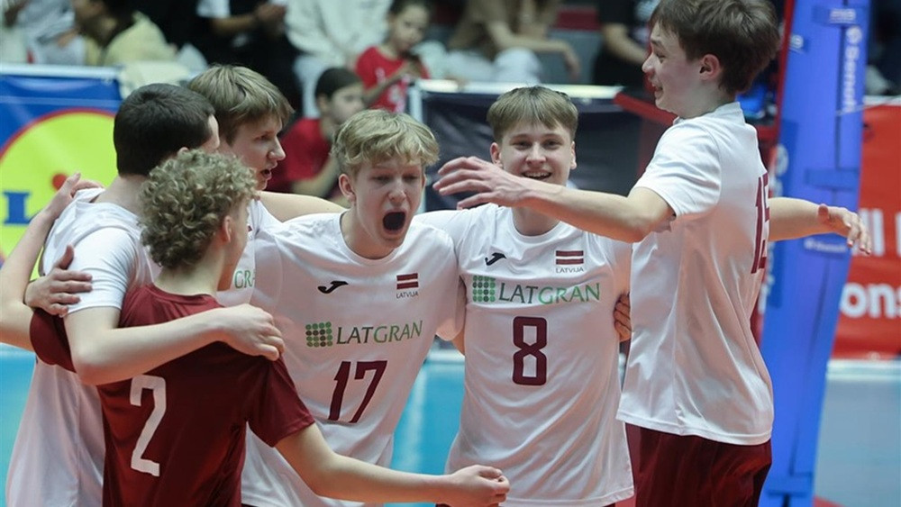 Latvijas U-16 meiteņu un zēnu izlases piedzīvo zaudējumus pret Grieķiju un Bulgāriju – Volejbols – Sportacentrs.com
