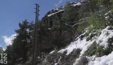 La faiblesse du réseau mobile en cas d'intempéries interpelle après les coupures en Valais - rts.ch