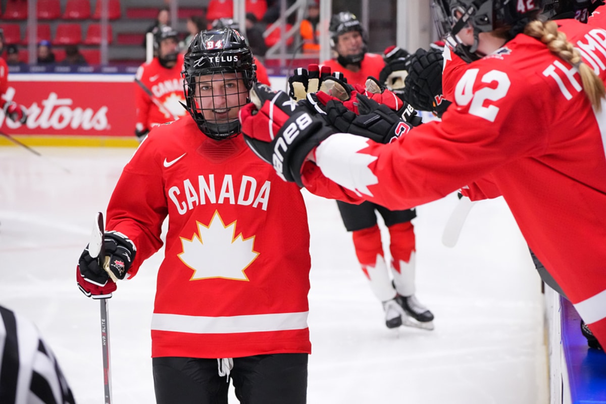 Cloverdale's Jennifer Gardner and Team Canada win silver in Czechia at 2025 IIHF Women’s World Championships