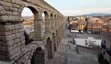 Man dies after falling at Roman aqueduct in Spain