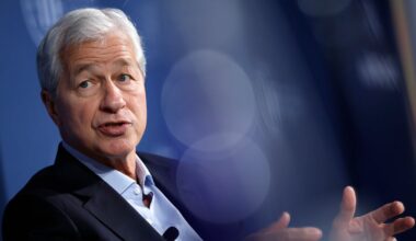 JPMorgan Chase's Jamie Dimon says U.S. economy faces "considerable turbulence"