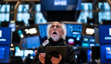 Is the US in a recession? 3 signs that economists are watching.