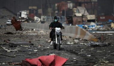 Bandar Abbas: Iranian oil port explosion kills 14, injures at least 750