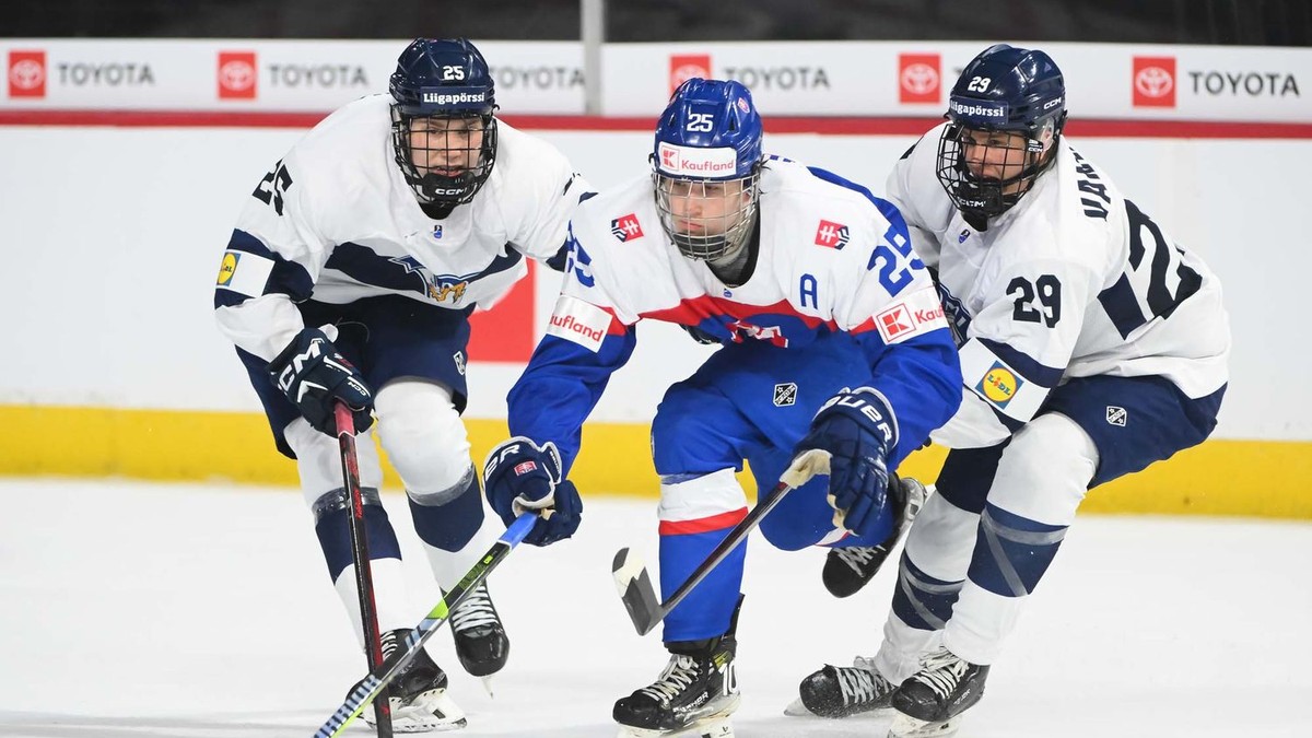 MS v hokeji U18: Slovensko v prvom zápase zdolalo Fínsko (výsledok)