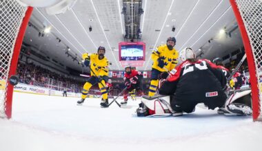 Swedes lead way in Group B