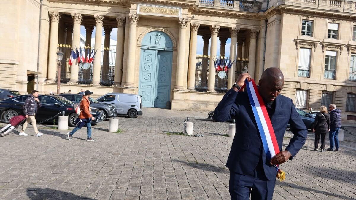 « Tu vas faire quoi si j’te tase ? » : le député LFI Aly Diouara porte plainte contre le policier l’ayant menacé