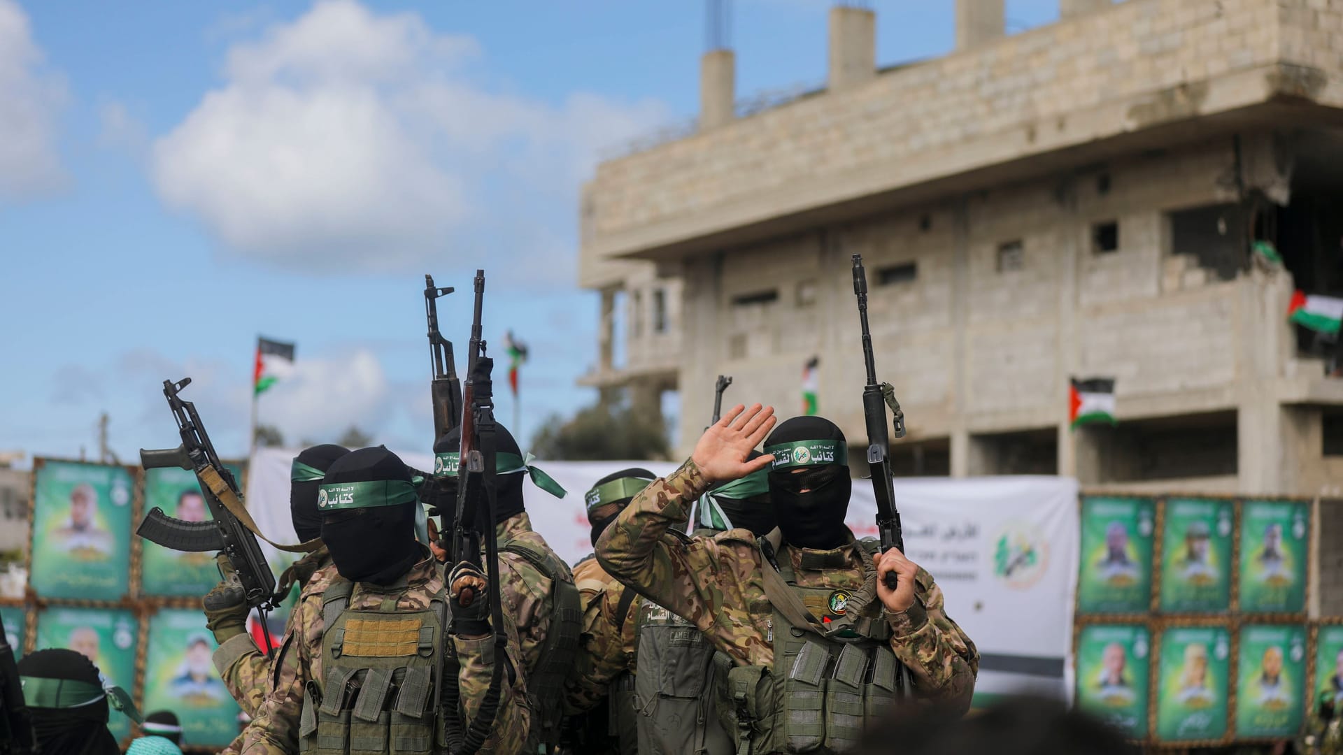 Hamas-Terroristen in Gaza: Einige bekommen kaum noch Gehalt. (Archivbild) Hamas-Terroristen in Gaza: Einige bekommen kaum noch Gehalt. (Archivbild)