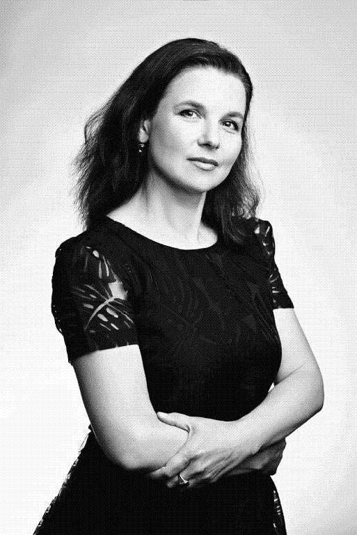 She was one of 31 Ukrainian civilians killed by the Russian missile strike in the city of Sumy - Olena Kohut, organist of the Sumy Regional Philharmonic. She was in the building when the missile struck. Doctors were unable to save her.