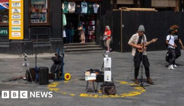 Leicester Square buskers are 'psychological torture' says judge - BBC News