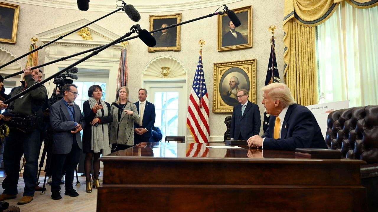 Former US general: "Trump either naive or stupid"