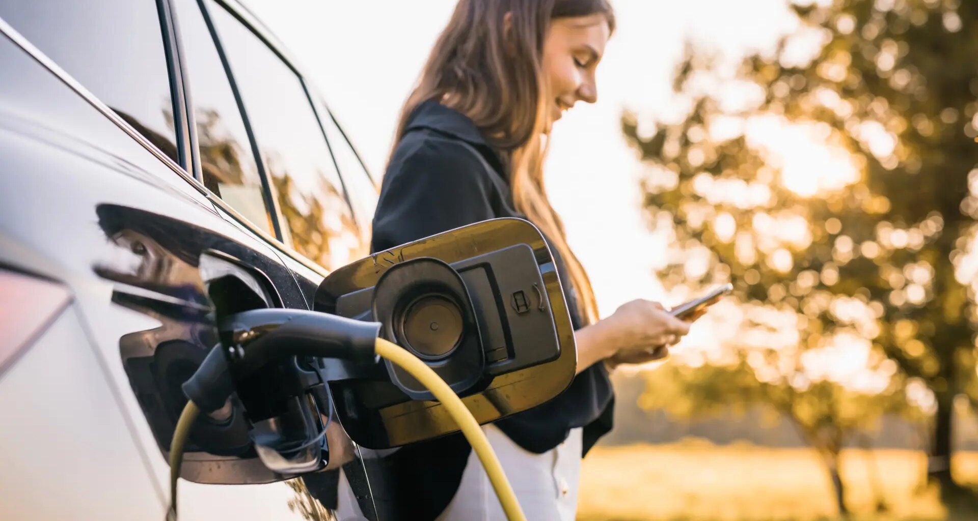 ¿Cuánto cuesta de media una carga completa de un coche eléctrico en España?