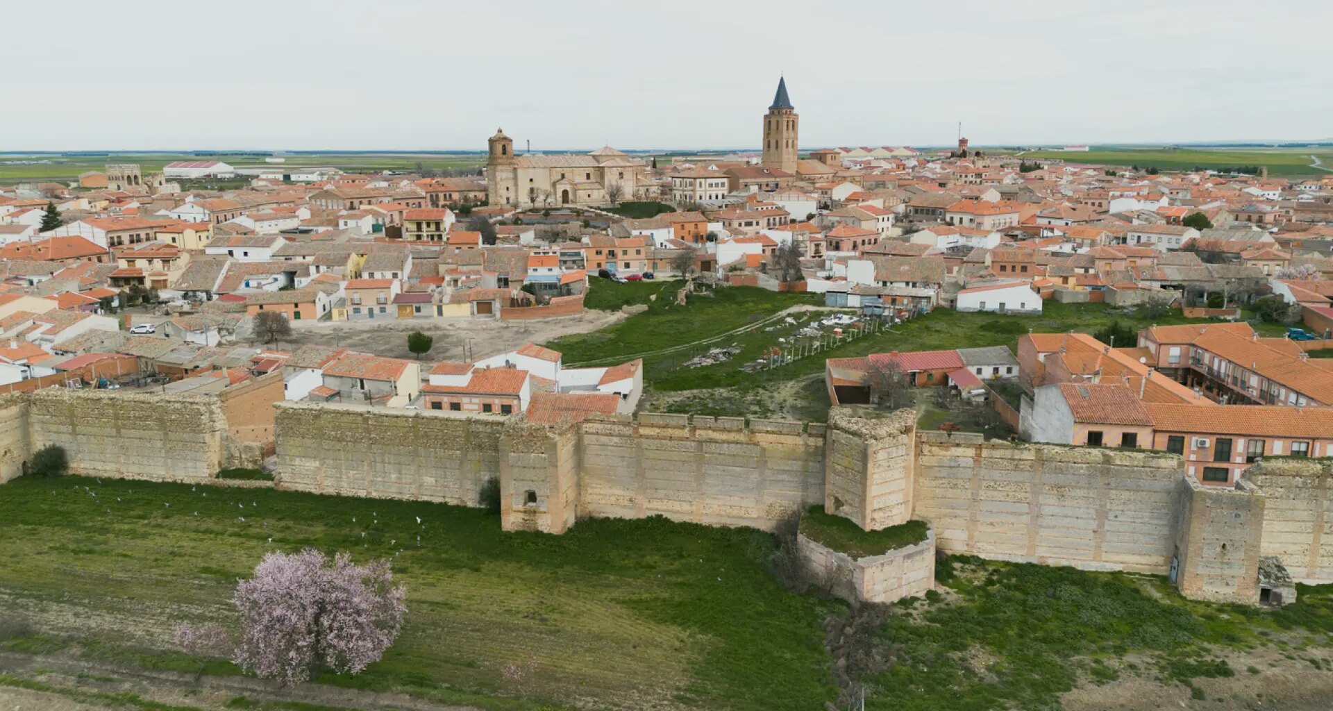 El pueblo amurallado donde nació una reina de España y que es uno de los más bellos de Ávila