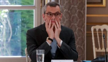 Après la fuite d’Alexis Kohler sur les eaux en bouteille Nestlé, le Sénat dévoile des documents et le met en cause