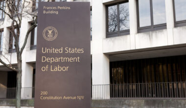 Jobless Claims ‘Relatively Subdued’ Despite Tariff Concerns