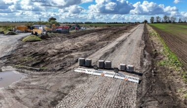 Intel gibt riesiges Fabrik-Gelände wieder frei - jetzt pflügt ein Landwirt dort