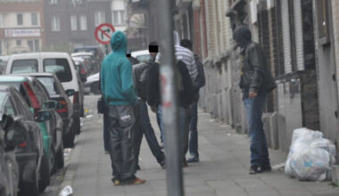 Marokkaanse kinderen gebruikt als "wegwerp-dealers" in België