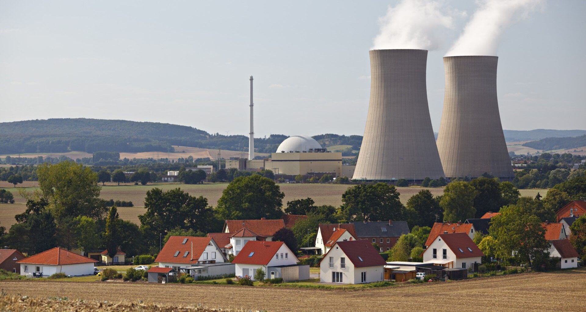 SMR czy wielkoskalowa elektrownia jądrowa – co powinna wybrać Polska?