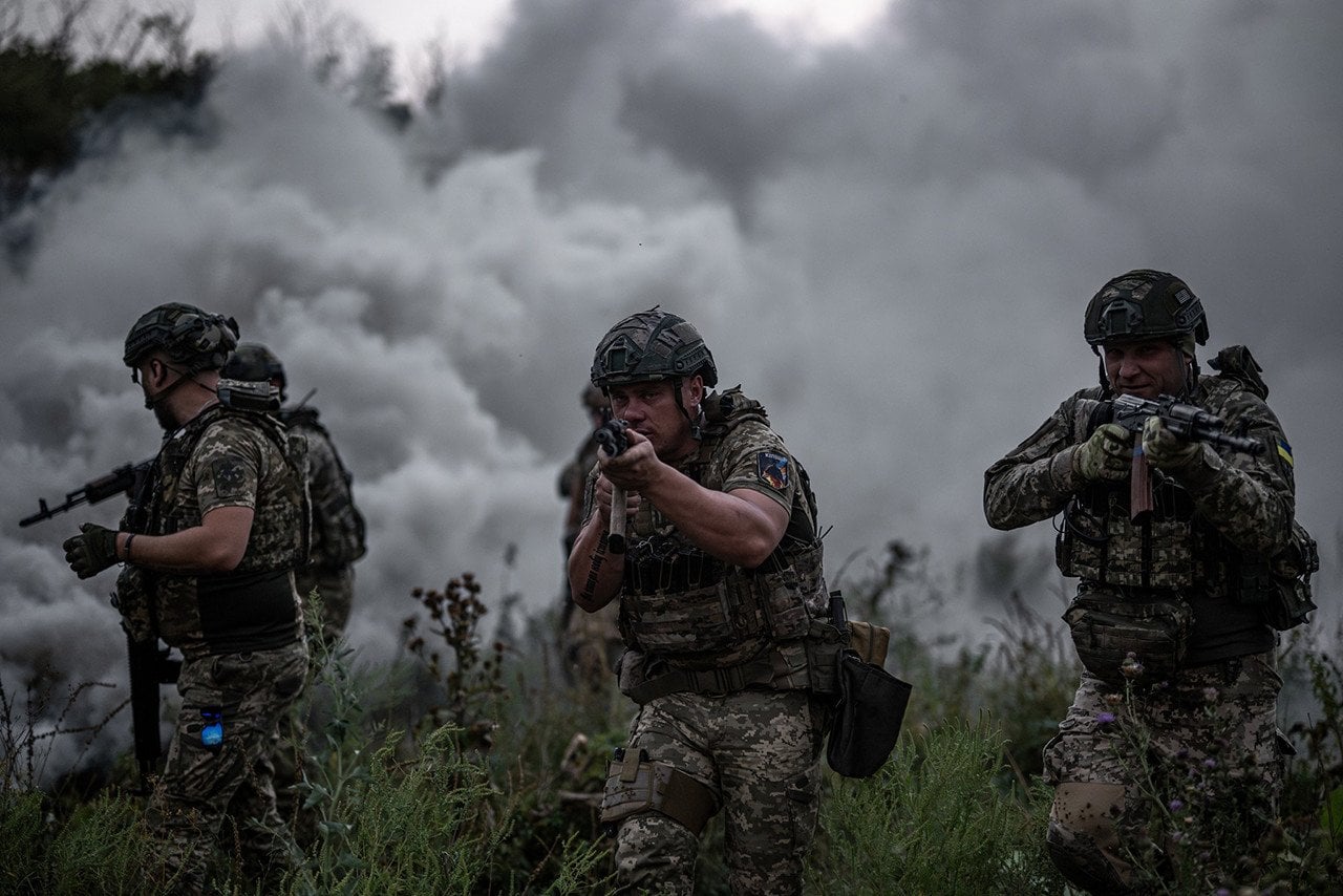 "Easter truce": Russia doubles its use of FPVs at front on Easter morning. Although Ukraine had declared a mirror response to Russia’s ceasefire announcement, starting from 10:00 a.m., there was a noticeable increase in Russian shelling and the use of kamikaze drones, Kyiv stated.