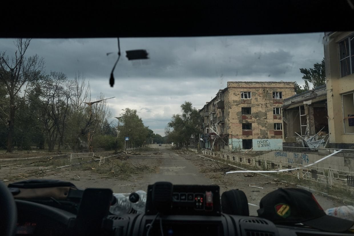 Russian forces target Ukrainian volunteer evacuating civilians with FPV drones during Easter 'truce'