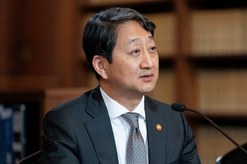 South Korea to approach trade talks with US ’cautiously’, industry minister says