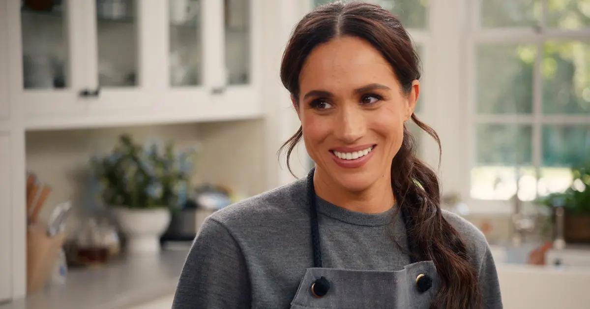 meghan markle eating manners tongue watch haters bully royals
