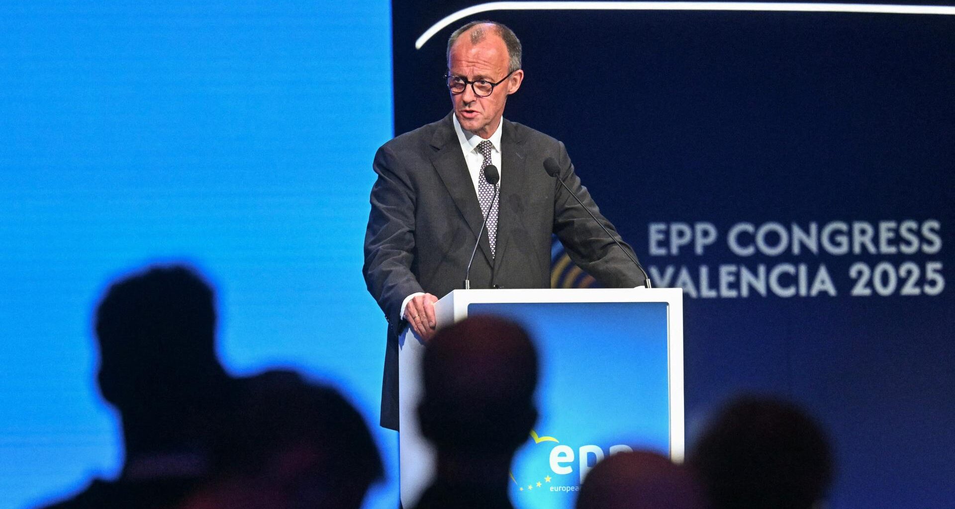 Friedrich Merz bei seiner Rede auf dem EVP-Parteitag in Valencia.