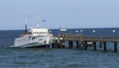 Kühlungsborn: Ausflugsdampfer vor Seebrücke havariert | NDR.de - Nachrichten